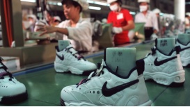 베트남 코로나19 여파로 주력 산업 신발 수출 급감 적신호