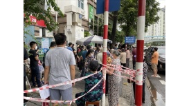 베트남 교민들, 코로나 감염 우려에도 백신 접종하려 3시간 대기하다 ‘허탕’